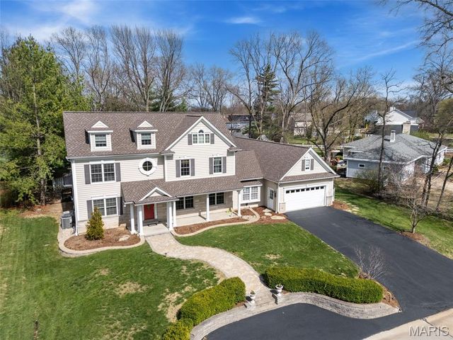 12301 Matthews Lane, St Louis, MO 63127