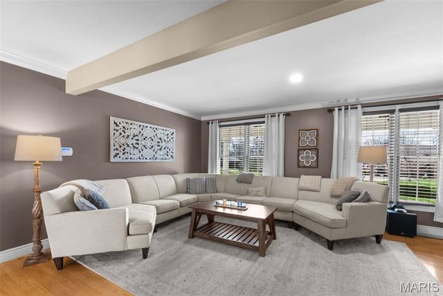 12301 Matthews Lane, St Louis, MO 63127