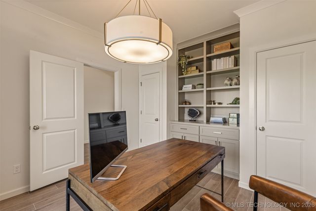 2014 E 45th Place, Sand Springs, OK 74063