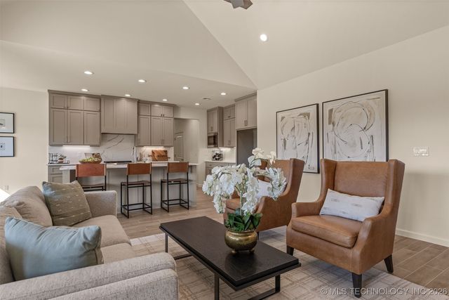 2014 E 45th Place, Sand Springs, OK 74063