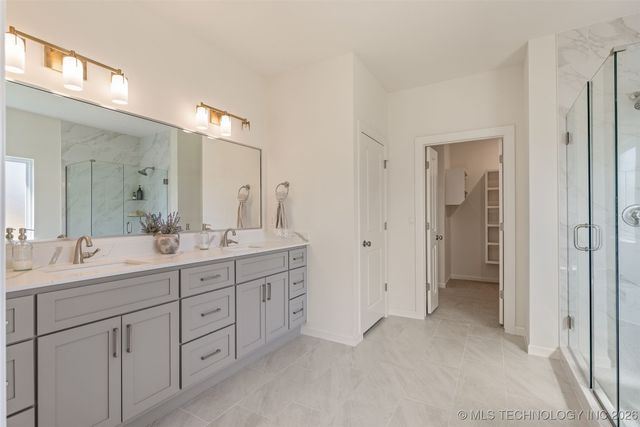 2014 E 45th Place, Sand Springs, OK 74063