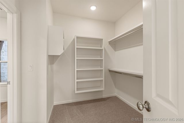 2014 E 45th Place, Sand Springs, OK 74063