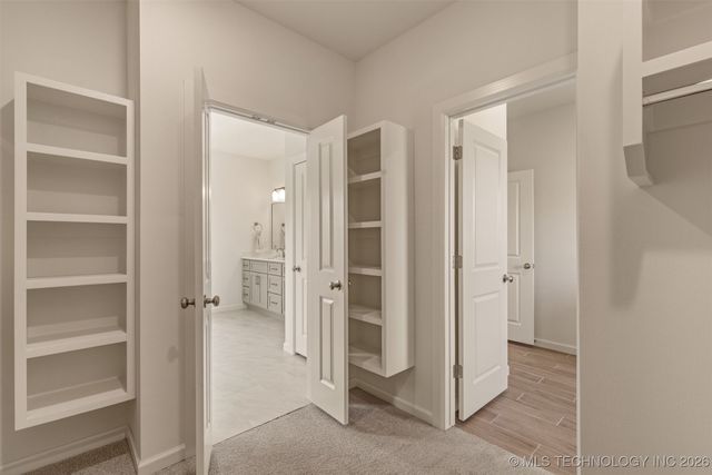 2014 E 45th Place, Sand Springs, OK 74063