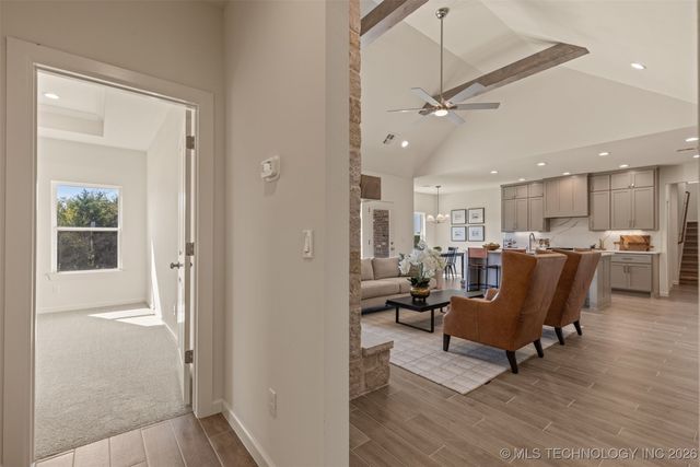 2014 E 45th Place, Sand Springs, OK 74063