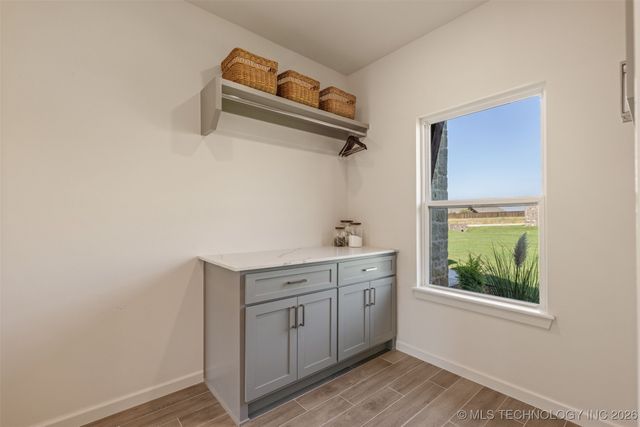 2014 E 45th Place, Sand Springs, OK 74063