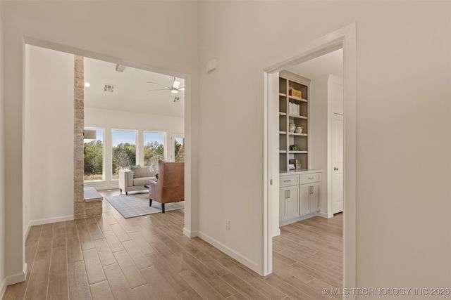 2014 E 45th Place, Sand Springs, OK 74063