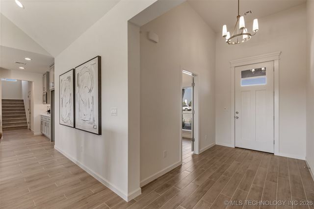 2014 E 45th Place, Sand Springs, OK 74063