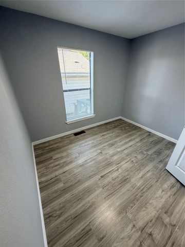 3004 Haynie Street, Fort Worth, TX 76112