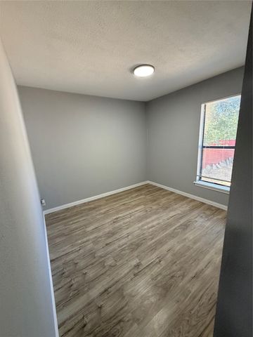 3004 Haynie Street, Fort Worth, TX 76112