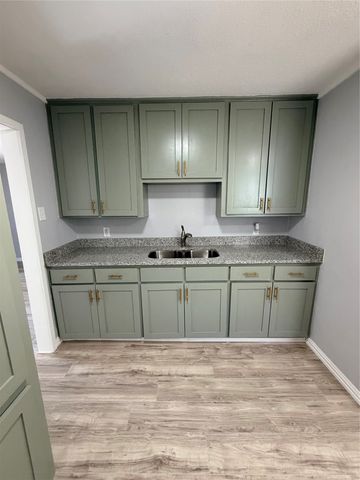 3004 Haynie Street, Fort Worth, TX 76112
