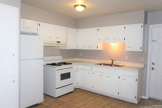 202 BRENDA DR, Converse, TX 78109