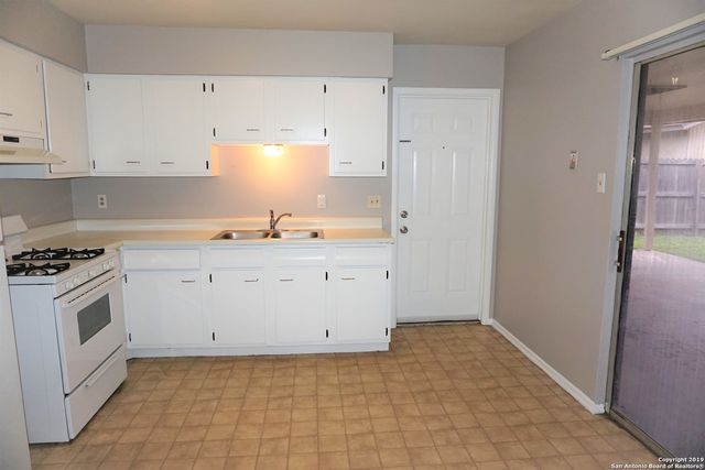 202 BRENDA DR, Converse, TX 78109