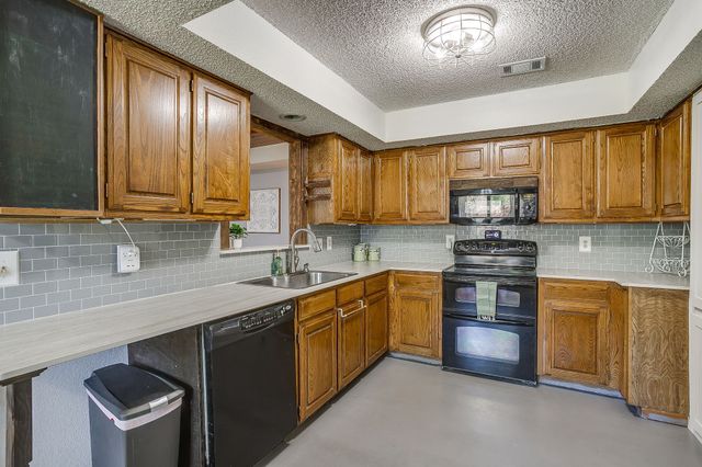 3300 Sherwood Street, Willow Park, TX 76087