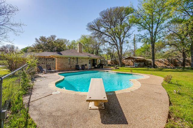 3300 Sherwood Street, Willow Park, TX 76087