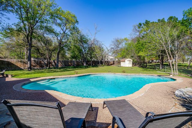 3300 Sherwood Street, Willow Park, TX 76087