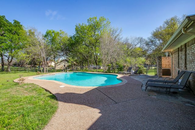 3300 Sherwood Street, Willow Park, TX 76087