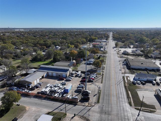 3900 Mercury Street, Haltom City, TX 76111