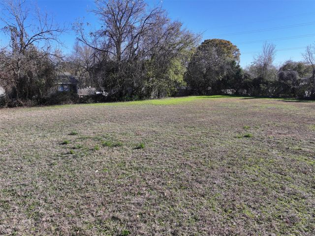 3900 Mercury Street, Haltom City, TX 76111