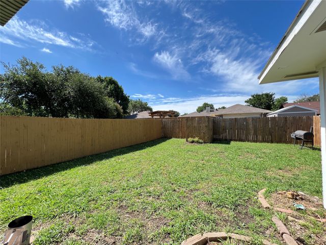 1842 Juniper Lane, Lewisville, TX 75077