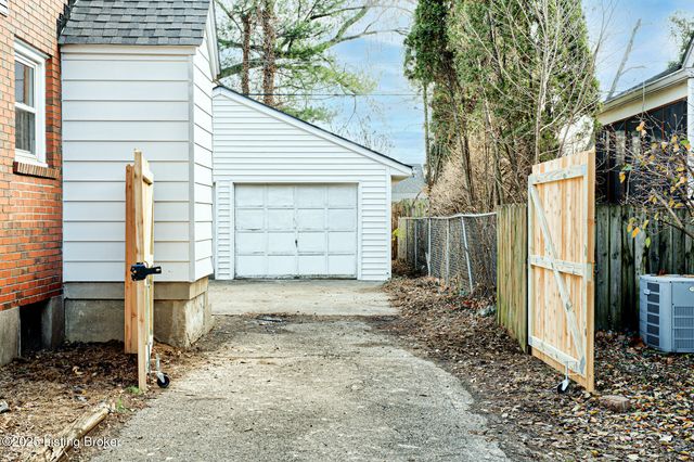 3630 Windward Way, Louisville, KY 40220