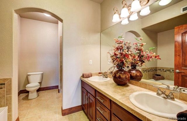 9079 E Panorama Circle 204, Englewood, CO 80112