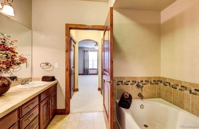 9079 E Panorama Circle 204, Englewood, CO 80112