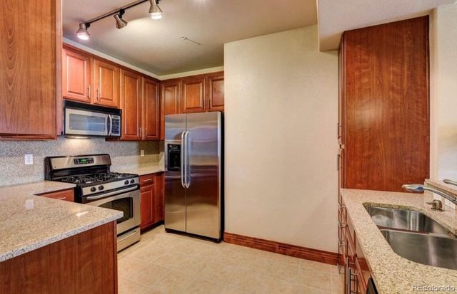 9079 E Panorama Circle 204, Englewood, CO 80112