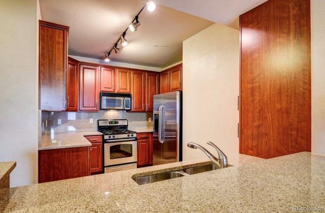 9079 E Panorama Circle 204, Englewood, CO 80112