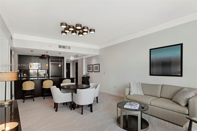 4391 Collins Avenue 307, Miami Beach, FL 33140