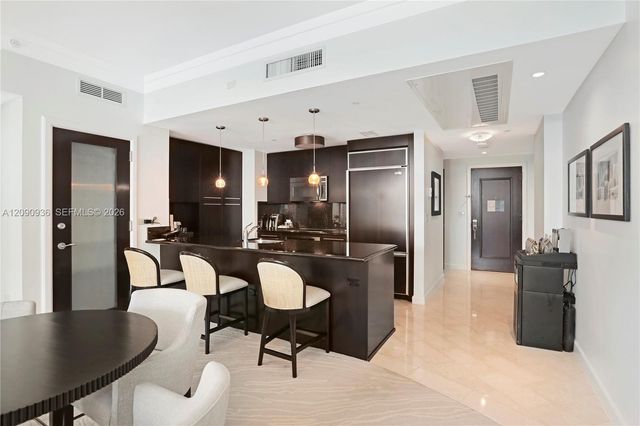 4391 Collins Avenue 307, Miami Beach, FL 33140