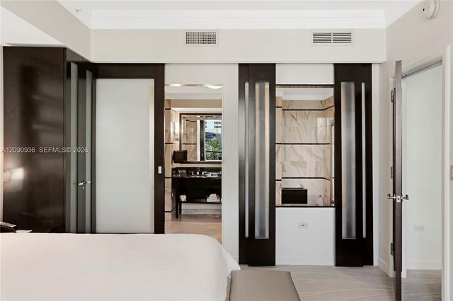 4391 Collins Avenue 307, Miami Beach, FL 33140