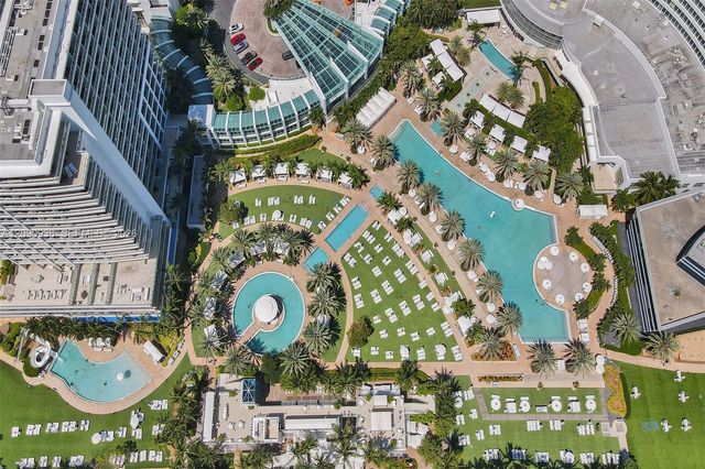 4391 Collins Avenue 307, Miami Beach, FL 33140