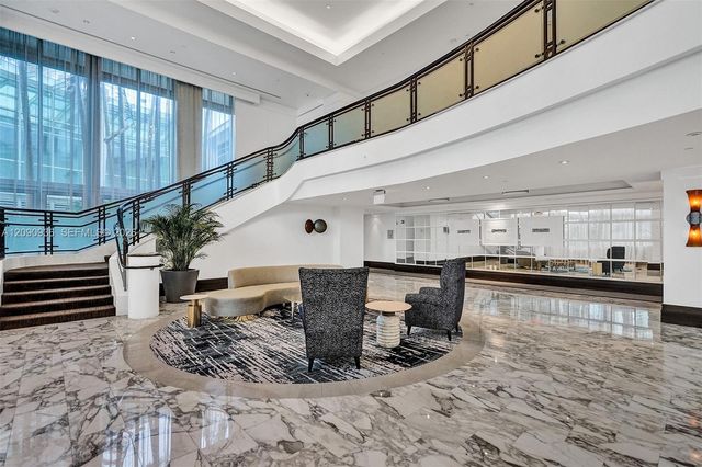 4391 Collins Avenue 307, Miami Beach, FL 33140
