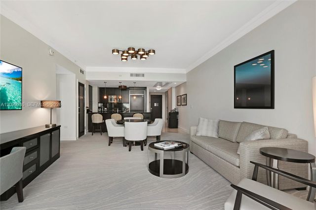 4391 Collins Avenue 307, Miami Beach, FL 33140