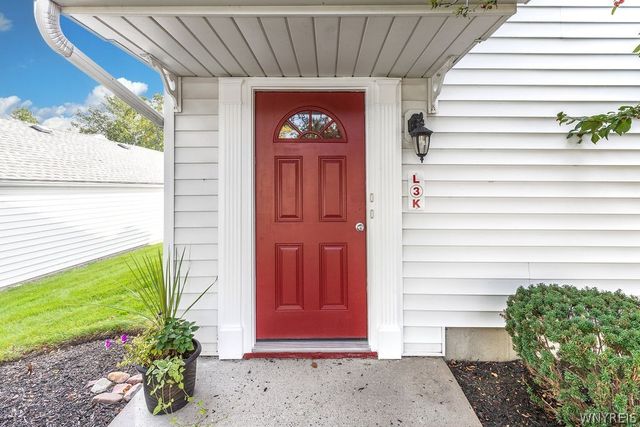 3 Beacon Park L, Amherst, NY 14228