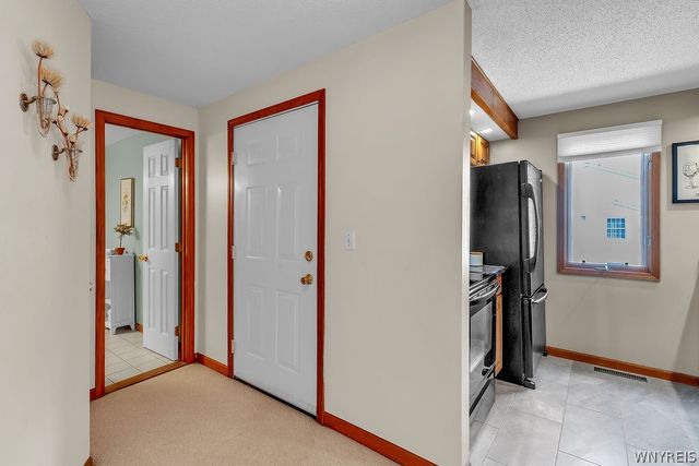 3 Beacon Park L, Amherst, NY 14228