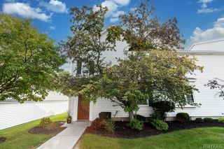 3 Beacon Park L, Amherst, NY 14228