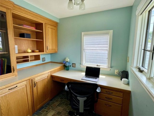 57 Green Street, Portsmouth, RI 02871