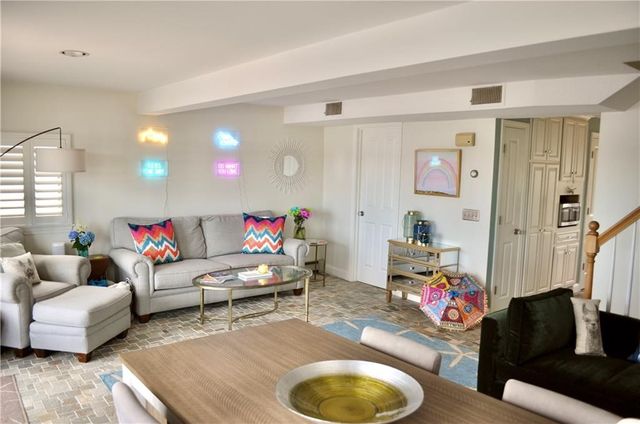 57 Green Street, Portsmouth, RI 02871