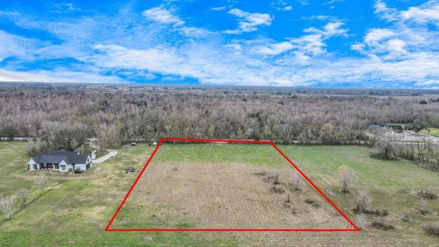 1402 County Road 34, Angleton, TX 77515