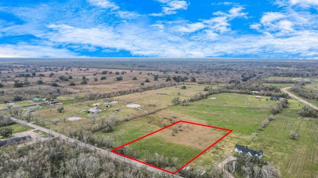 1402 County Road 34, Angleton, TX 77515