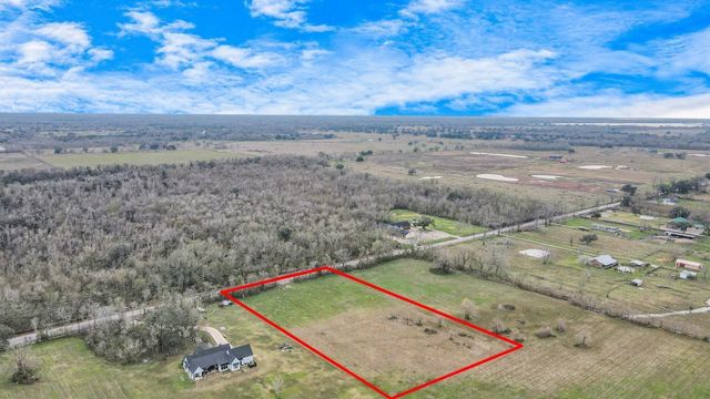 1402 County Road 34, Angleton, TX 77515