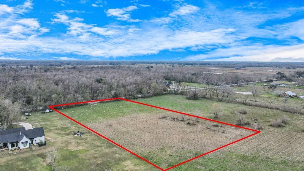 1402 County Road 34, Angleton, TX 77515