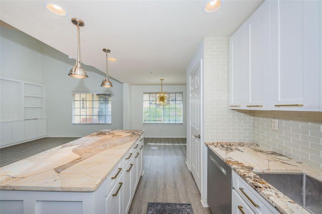 5215 BEACH BREEZE COURT 5215, Tampa, FL 33609