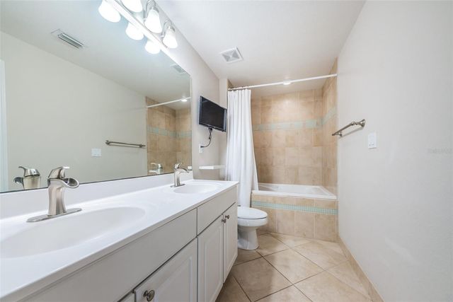 5215 BEACH BREEZE COURT 5215, Tampa, FL 33609