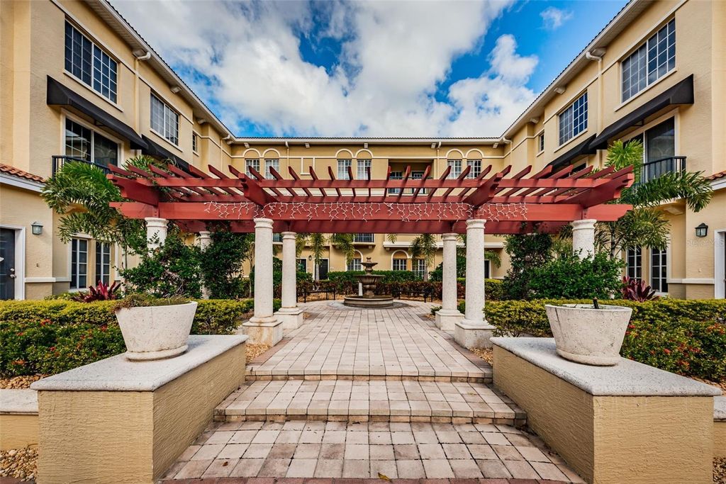 5215 BEACH BREEZE COURT 5215, Tampa, FL 33609