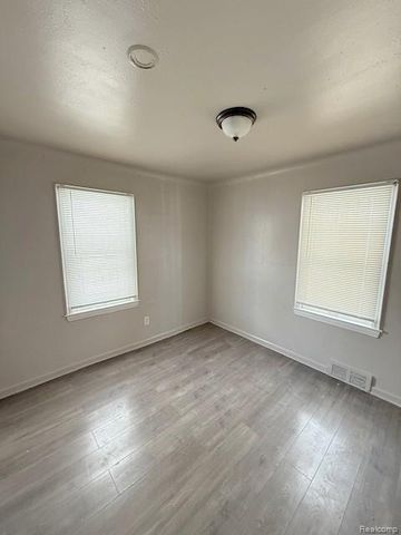 12809 Kilbourne Street, Detroit, MI 48213