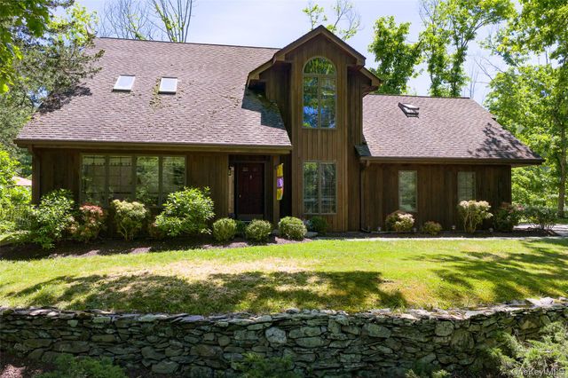 44 Eleanor Drive, Salt Point, NY 12578