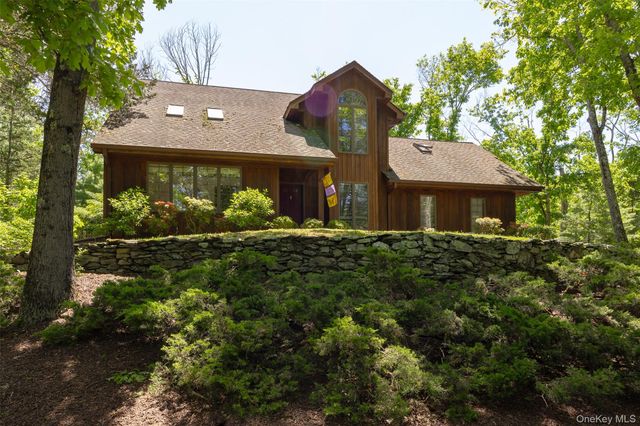 44 Eleanor Drive, Salt Point, NY 12578
