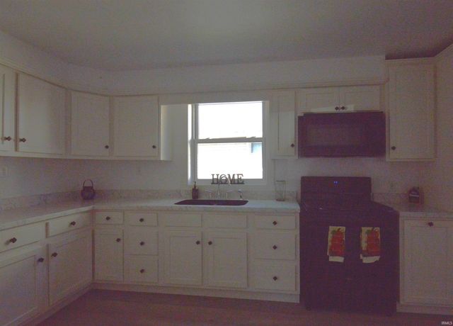 802 Roosevelt Road, Walkerton, IN 46574